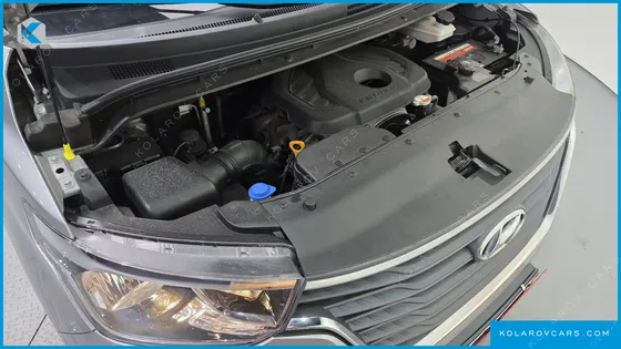 HYUNDAI STAREX VAN 5-SEATER