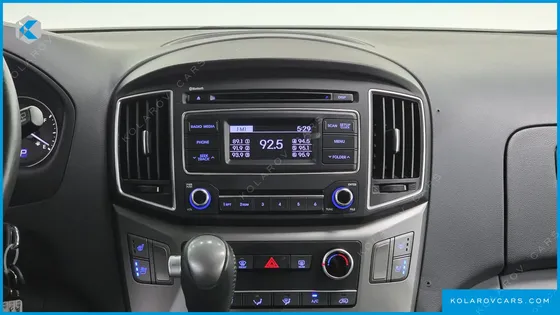 HYUNDAI STAREX VAN 5-SEATER