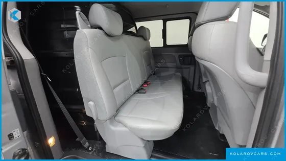HYUNDAI STAREX VAN 5-SEATER