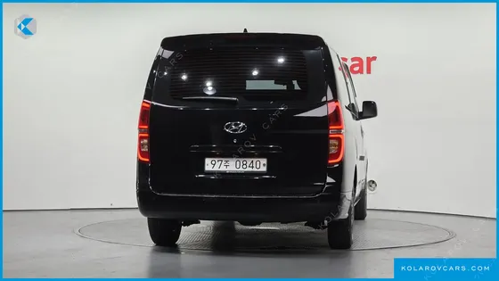 HYUNDAI STAREX VAN 5-SEATER