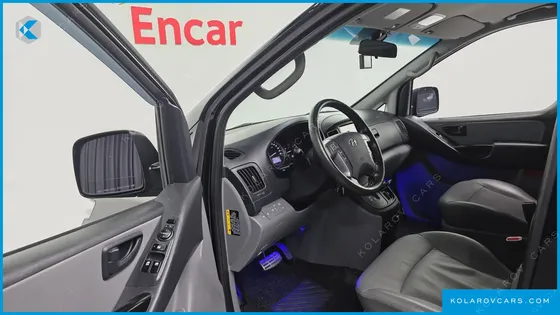 HYUNDAI STAREX VAN 5-SEATER