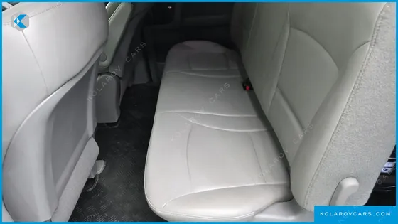 HYUNDAI STAREX VAN 5-SEATER