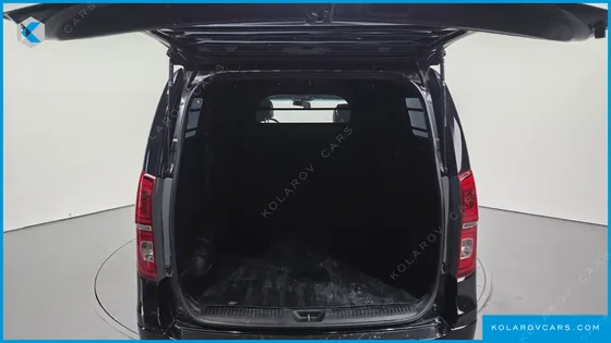 HYUNDAI STAREX VAN 5-SEATER