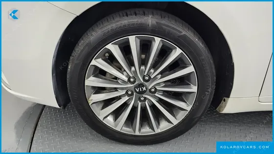 KIA K7 3.0 LPI LUXURY (RENTAL CAR)