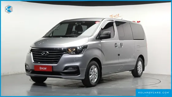 HYUNDAI STAREX VAN 5-SEATER