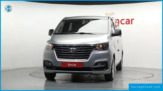 HYUNDAI STAREX VAN 5-SEATER