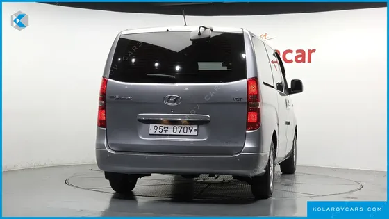 HYUNDAI STAREX VAN 5-SEATER