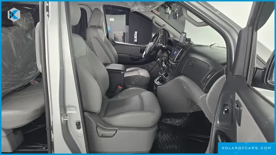 HYUNDAI STAREX VAN 5-SEATER