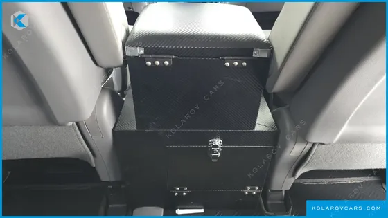 HYUNDAI STAREX VAN 5-SEATER