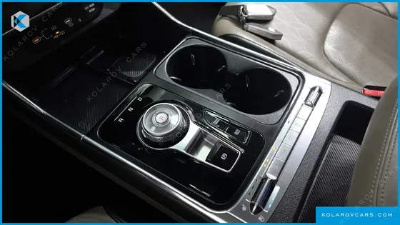 KIA CARNIVAL DIESEL 9-SEATER NOBLESSE