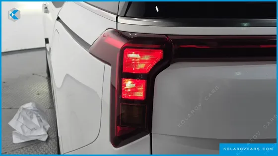 KIA CARNIVAL DIESEL 9-SEATER NOBLESSE