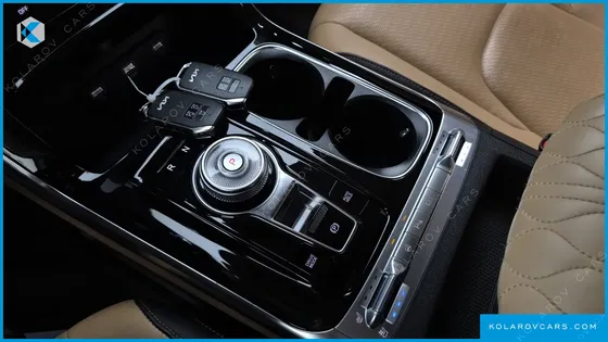 KIA CARNIVAL GASOLINE 9-SEATER SIGNATURE