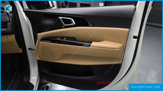 KIA CARNIVAL GASOLINE 9-SEATER SIGNATURE