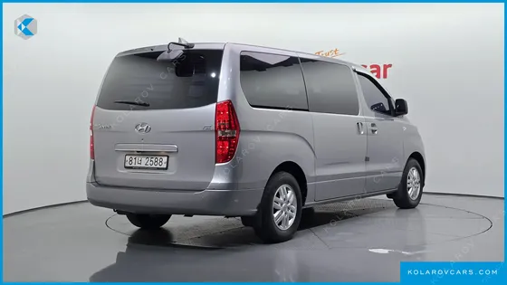 HYUNDAI STAREX VAN 3-SEATER