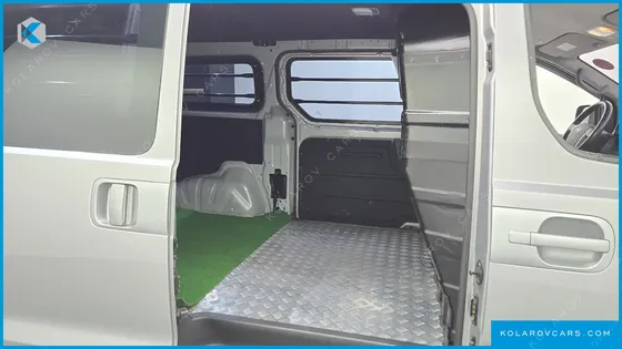 HYUNDAI STAREX VAN 3-SEATER