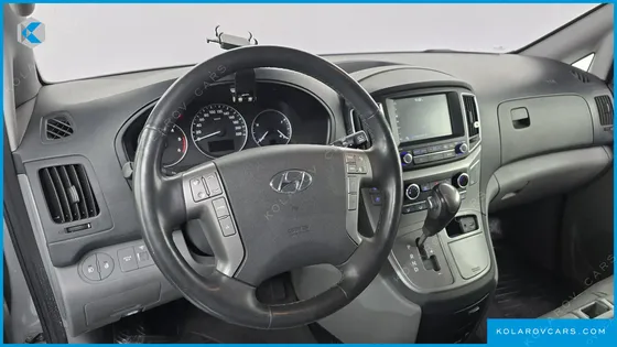 HYUNDAI STAREX VAN 3-SEATER