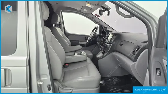 HYUNDAI STAREX VAN 3-SEATER