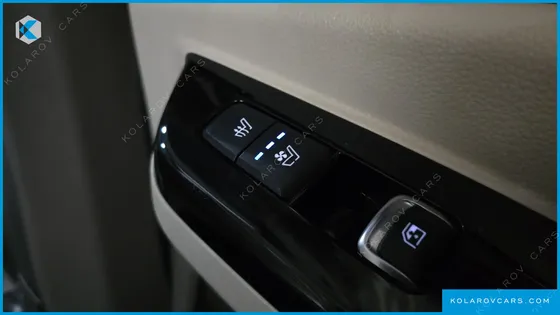 KIA CARNIVAL GASOLINE 9-SEATER HI-LIMOUSINE