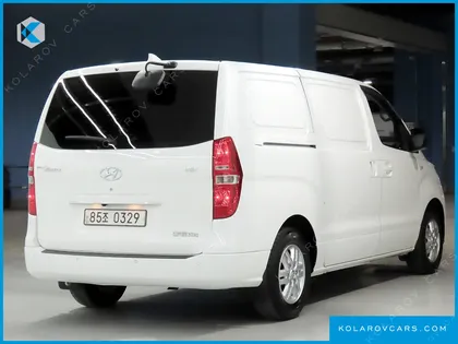 HYUNDAI STAREX VAN 3-SEATER