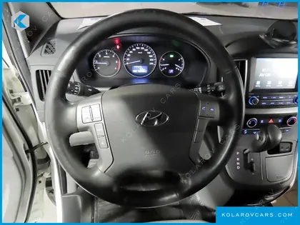 HYUNDAI STAREX VAN 3-SEATER
