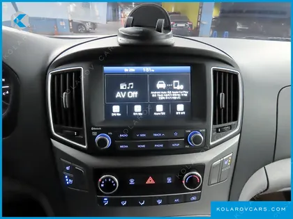 HYUNDAI STAREX VAN 3-SEATER