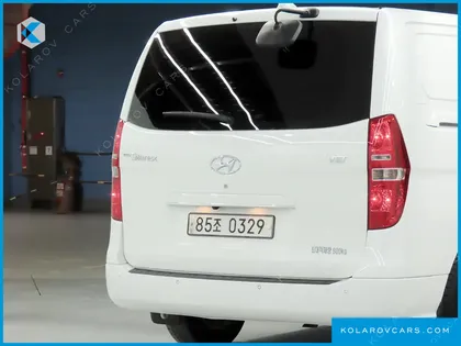 HYUNDAI STAREX VAN 3-SEATER