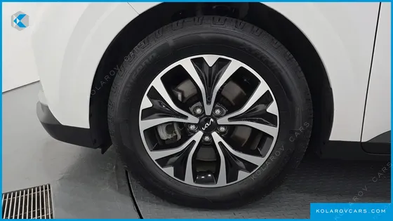 KIA CARNIVAL DIESEL 9-SEATER PRESTIGE