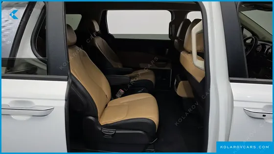 KIA CARNIVAL DIESEL 9-SEATER PRESTIGE