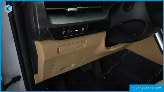 KIA CARNIVAL DIESEL 9-SEATER PRESTIGE