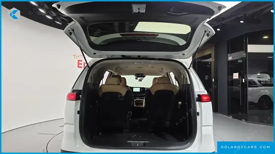 KIA CARNIVAL DIESEL 9-SEATER PRESTIGE