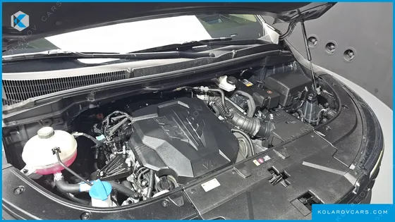 KIA CARNIVAL GASOLINE 7-SEATER NOBLESSE