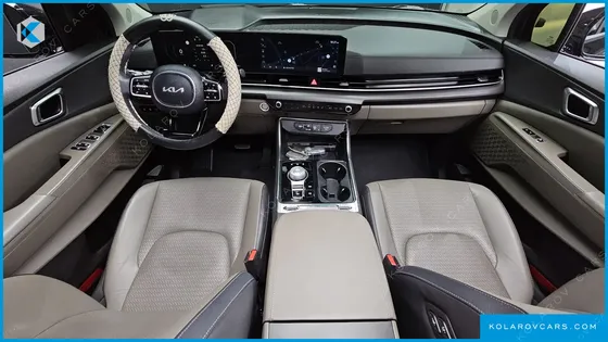 KIA CARNIVAL GASOLINE 7-SEATER NOBLESSE