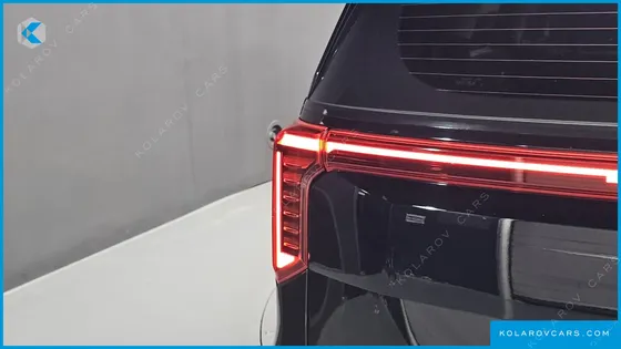 KIA CARNIVAL GASOLINE 7-SEATER NOBLESSE