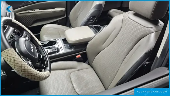 KIA CARNIVAL GASOLINE 7-SEATER NOBLESSE