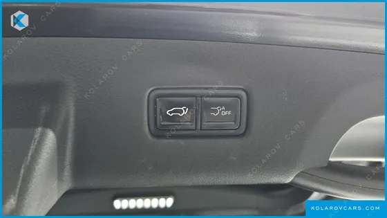 KIA CARNIVAL GASOLINE 7-SEATER NOBLESSE