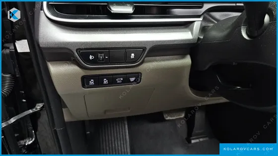 KIA CARNIVAL GASOLINE 7-SEATER NOBLESSE