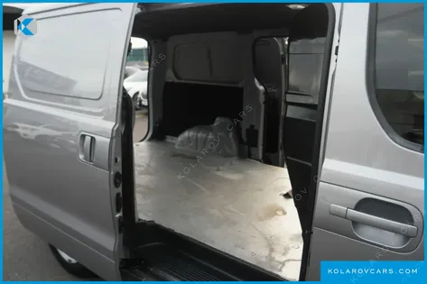 HYUNDAI STAREX VAN 3-SEATER