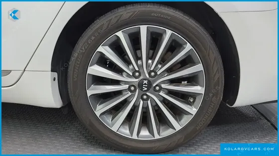 KIA K7 3.0 LPI LUXURY (RENTAL CAR)