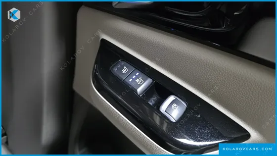 KIA CARNIVAL GASOLINE 9-SEATER HI-LIMOUSINE