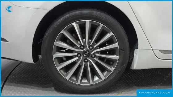 KIA K7 3.0 LPI LUXURY (RENTAL CAR)