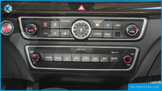 KIA K7 3.0 LPI LUXURY (RENTAL CAR)