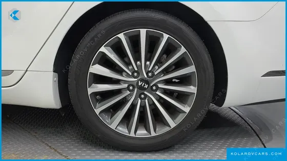 KIA K7 3.0 LPI LUXURY (RENTAL CAR)