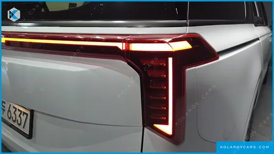 KIA CARNIVAL DIESEL 7-SEATER GRAVITY