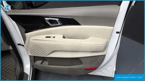 KIA CARNIVAL DIESEL 7-SEATER GRAVITY