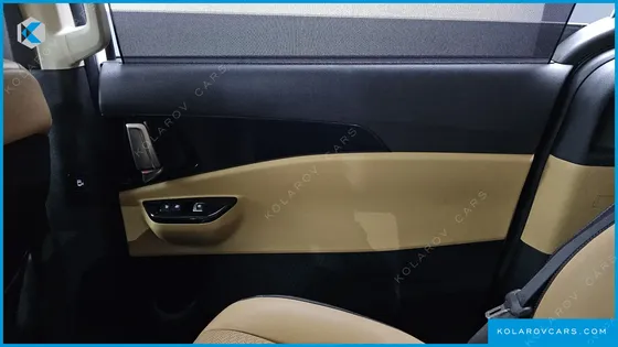 KIA CARNIVAL DIESEL 7-SEATER SIGNATURE