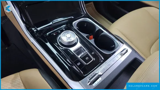 KIA CARNIVAL DIESEL 7-SEATER SIGNATURE