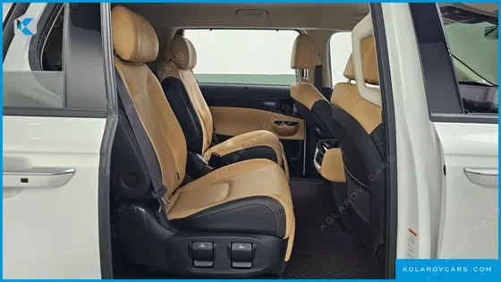 KIA CARNIVAL DIESEL 7-SEATER SIGNATURE