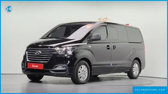 HYUNDAI STAREX VAN 5-SEATER