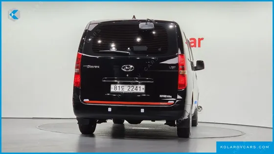 HYUNDAI STAREX VAN 5-SEATER