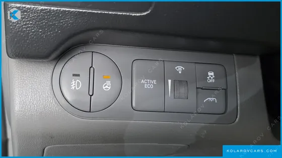 HYUNDAI STAREX VAN 5-SEATER